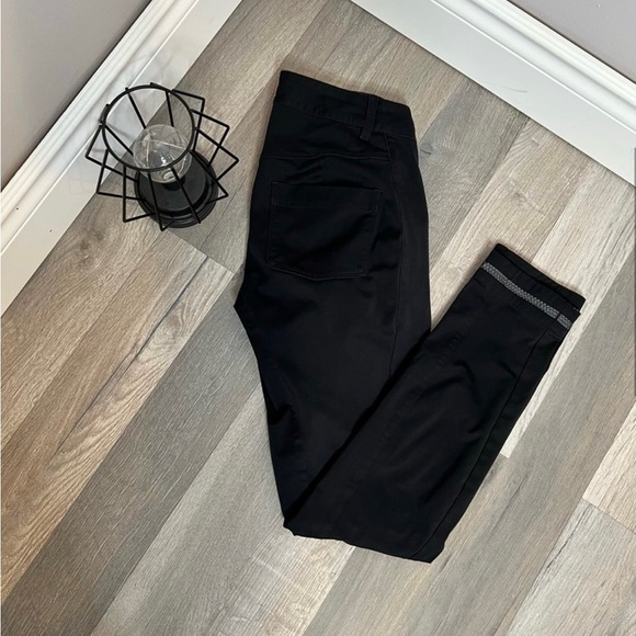 ☀️lululemon Everyday Pant - Picture 3 of 5